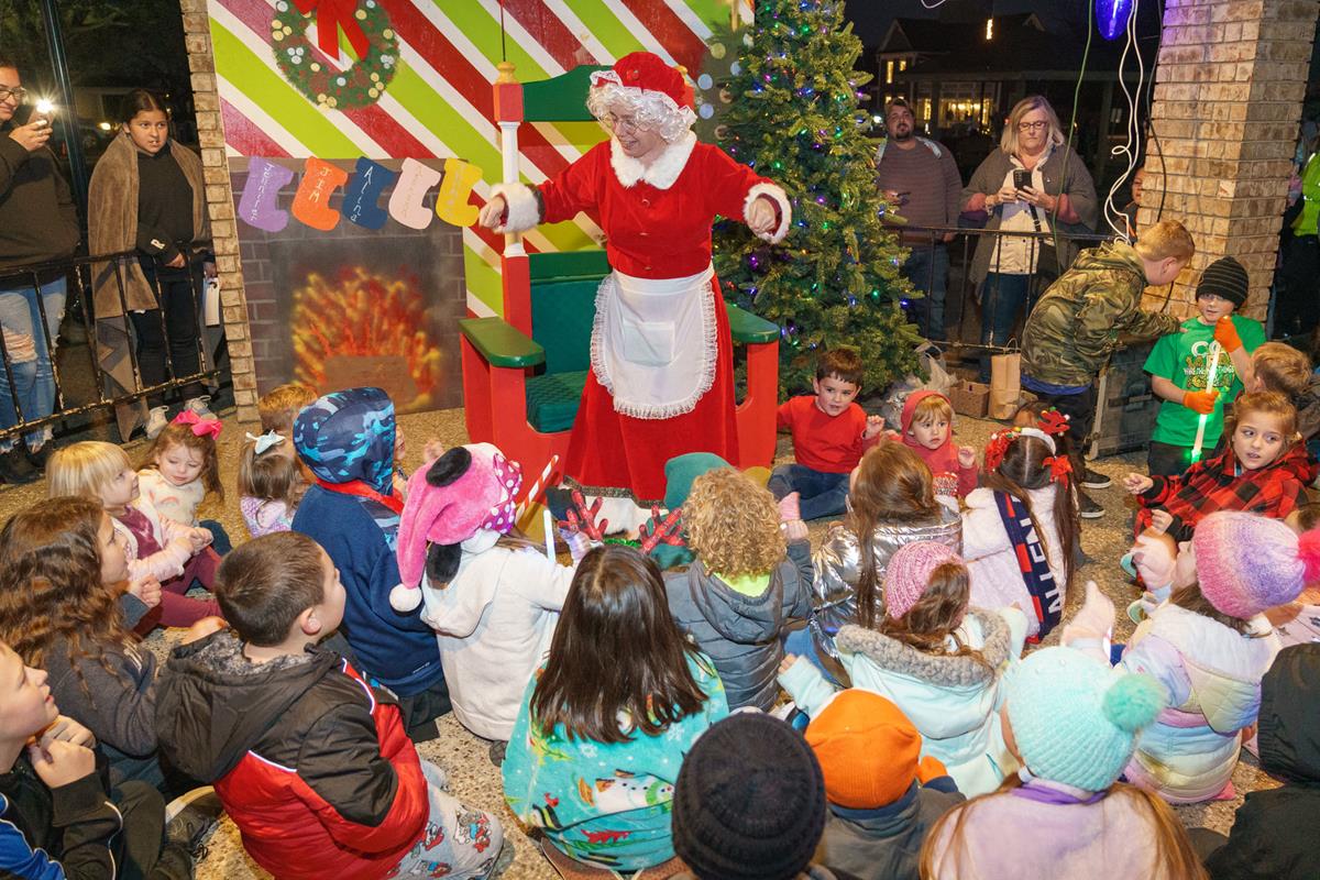 Christmas Parade - Madonna Dressed as Mrs. Claus